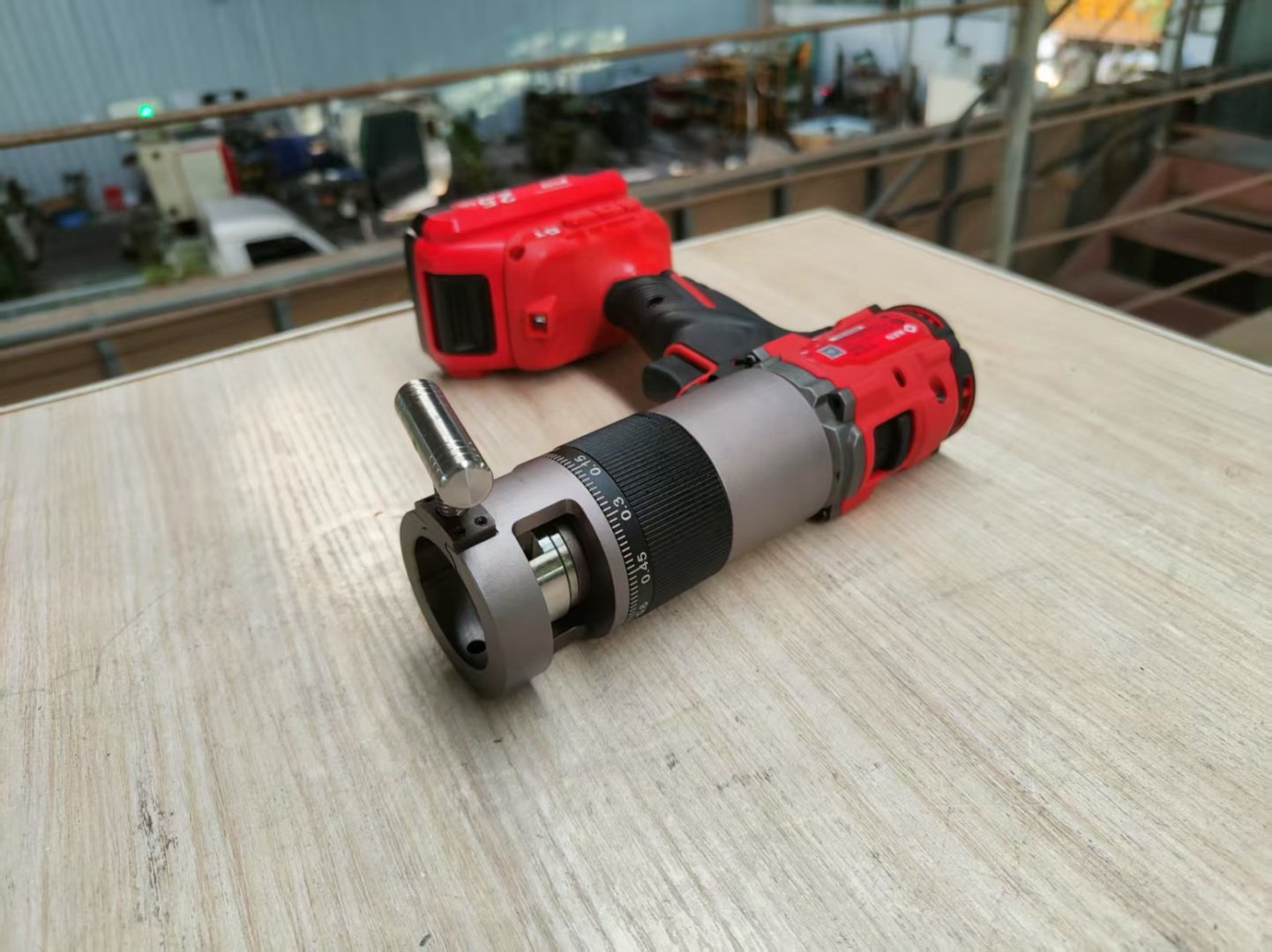 FYID portable pipe facing tool for precision end preparation of thin-walled stainless steel tubes.